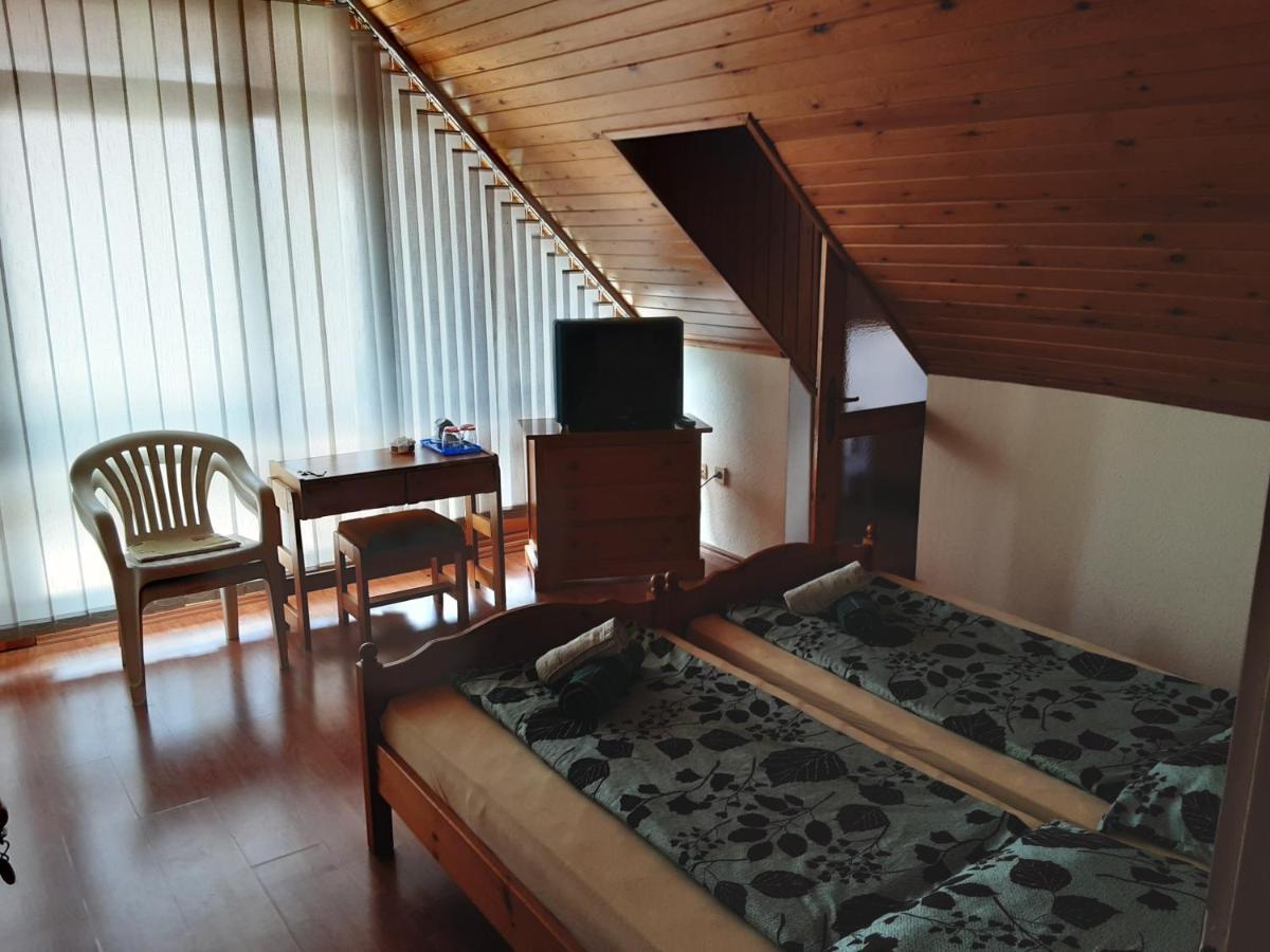 St Hubertus Panzio Bed & Breakfast Heviz Ngoại thất bức ảnh